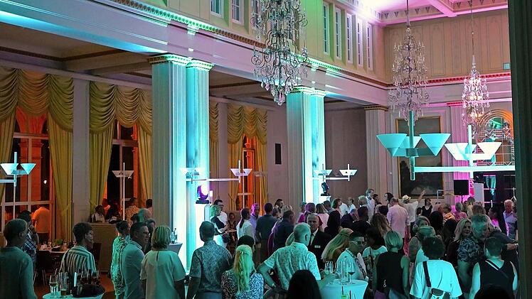 Die Rosen-Clubnacht bietet ein einzigartiges Disco-Feeling. In diesem Jahr findet die Party am Freitag, 5. Juni statt.