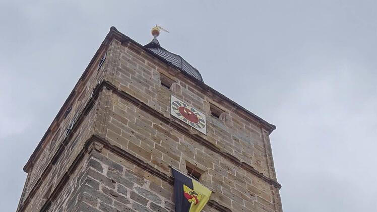 Auch der Türmer war am Lätaremarkt in Ebern unterwegs. Um 13 Uhr rief er vom Turm.