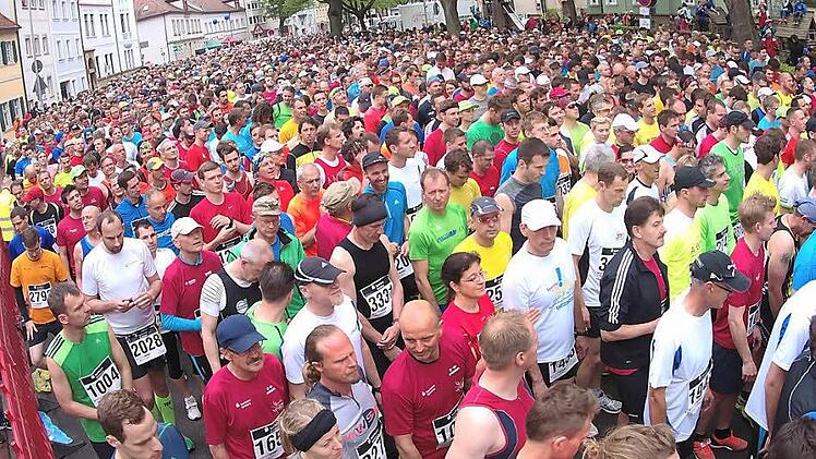 Beim Start wird besonders deutlich, wie viele Sportler sich für den Weltkulturerbelauf begeistern.   Archivfoto: Ronald Rinklef
