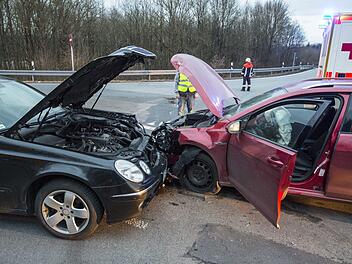 Direkt an der Autobahnauffahrt prallten die beiden Autos gegeneinander.  Ren&eacute; Ruprecht