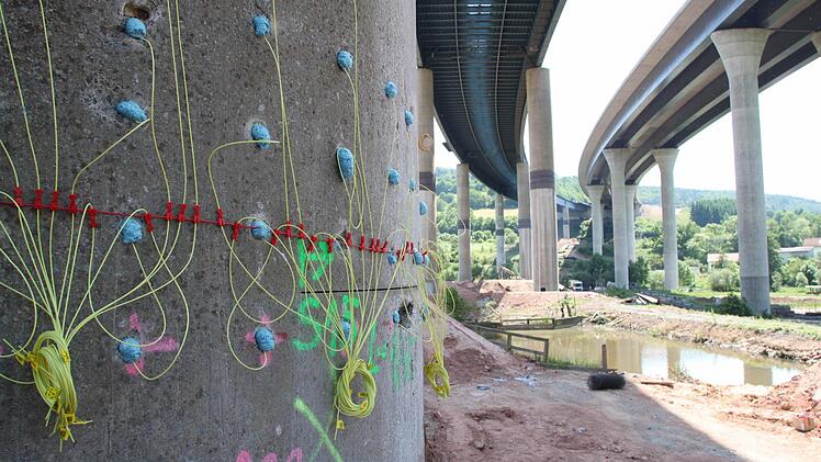 Dieses Sprengmaul ist schon fertig "dekoriert".