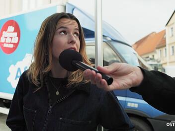 Luisa Neubauer spricht mit AfD-W&auml;hlern - und muss sich dabei so einiges gefallen lassen.