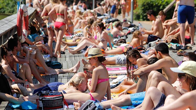 Über 2000 Besucher an einem Tag. So viele Gäste zählte die Hainbadestelle in Bamberg noch nie seit Beginn der Aufzeichnungen.  Foto: Michael Gründel