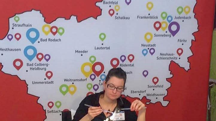Auf der Urlaubs-Messe in Stuttgart stellte der Verein die Glasbläsertradition zur Schau. Foto: Coburg-Rennsteig