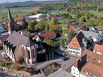 Blick von der Vogelperspektive aus nach Euerdorf: Vom 1. bis zum 4. Juli findet hier eine große Festveranstaltung statt.