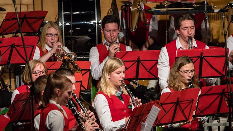 Impressionen vom Weihnachtskonzert in der Franz-Goebel-Halle in RödentalFoto: Vincent Kaibarta