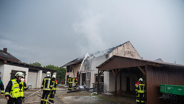 Schwere Sommergewitter: Blitz schl&auml;gt in Pettstadt ein