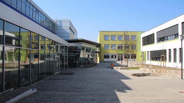 Am Gymnasium Höchstadt startet im Herbst das Pilotprojekt Mittelstufe Plus. Foto: Andreas Dorsch