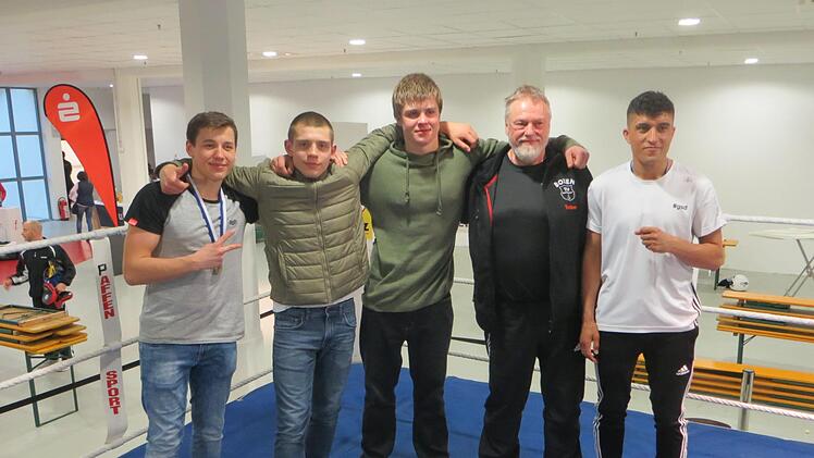 Unser Foto vom Auftritt in Kulmbach zeigt (von links) Max Neb, Florian Säwert, Kai Friedensohn,  Edgar Feuchter und Mohammad Shadab. Majid Habib