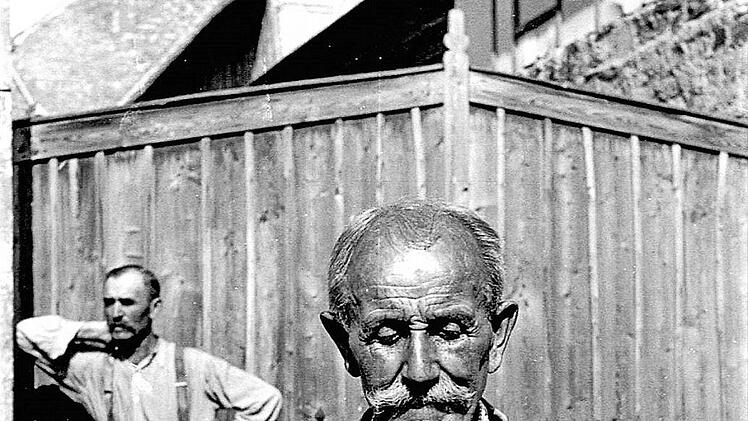 Ausscheller Georg Ankenbrand in Prappach in den 1950er Jahren