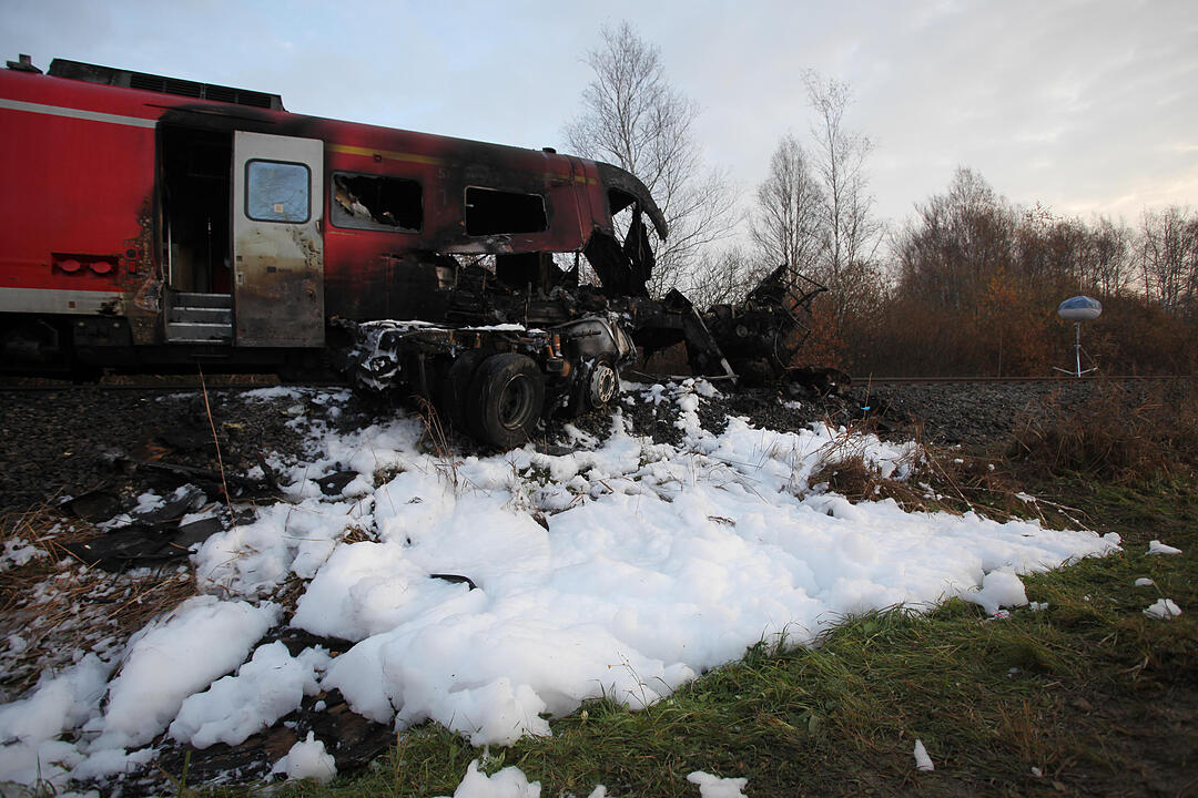 Tagbilder: Zugunglück in der Oberpfalz