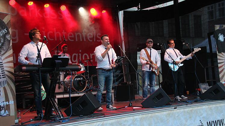 "Gery and the Johnboys"spielten am Samstag abend ehrlichen, fetzigen, einwandfreien Rock'n' Roll.