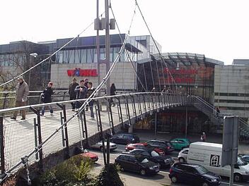 Nachdem in der Nacht von Samstag auf Sonntag die Bayreuther Polizei wegen eines Feueralarms im Parkhaus des Rotmaincenters ausrücken musste, fanden die Beamten Drogen bei einem Mann. Symbolfoto: rs