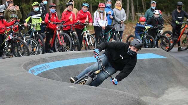 Einweihung des Pumptracks in Wildflecken. Foto: Sebastian Schmitt