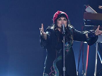Ann Wilson steht mit 75 Jahren immer noch auf der Bühne.