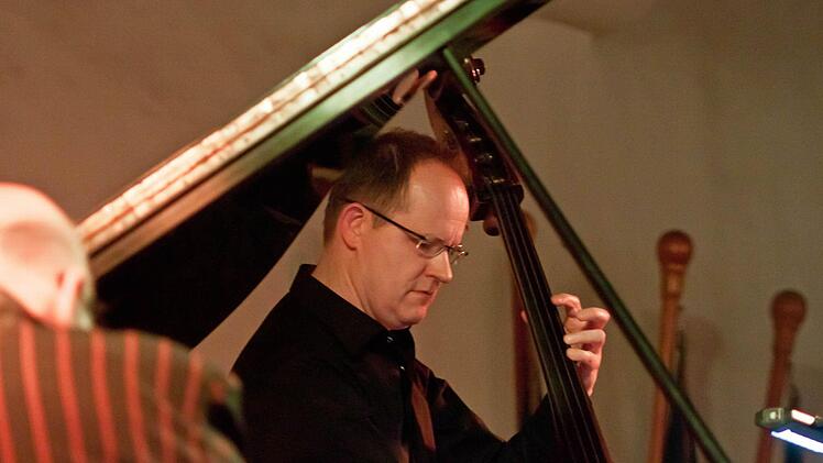 Dieter Ilg am KontrabassFoto: Jochen Berger