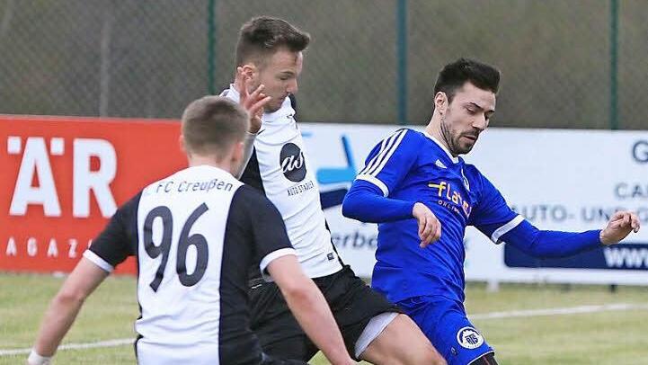 Alexander Günther (r.) und der ATS Kulmbach sind mit einem Sieg gegen den FC Creußen in die Restrückrunde gestartet und wollen den Rückenwind gegen Schauenstein nutzen.  Foto: Monika Limmer
