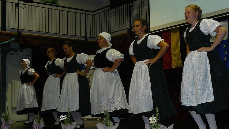 Auftritt der St. Iwaner Tanzgruppe