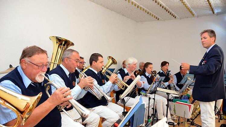 Das Rot-Kreuz-Orchester spielte für den guten Zweck. Foto: Peter Rauch