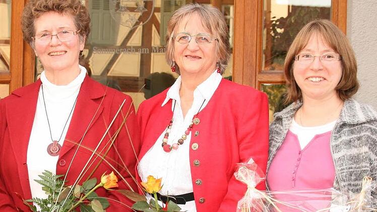 Wurden für ihre langjährige Mitarbeit im Vorstand mit einer Urkunde geehrt:  Leopoldine Lucas, Gabriele Marquard  und  Anke Ruppert.