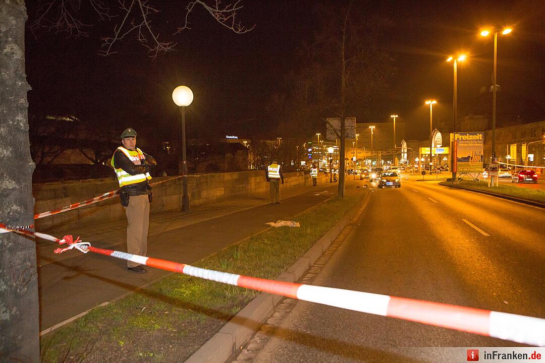 Pkw erfasst Fußgänger am Nürnberger Hauptbahnhof