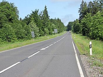 Die Staatsstraße 2209 am Rennsteig wird ab 1. Juli saniert. Die Baumaßnahme erfolgt in zwei Bauabschnitten unter Vollsperrung. Foto: V. Schadeck