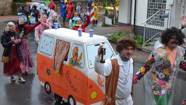 Eindrücke vom Steinacher Faschingszug. Foto: Peter Rauch