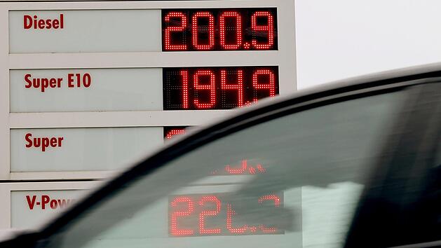 Trotz Rekordpreisen für Benzin und Diesel: Deutsche ändern ihr Fahrverhalten nicht. Symbolbild.