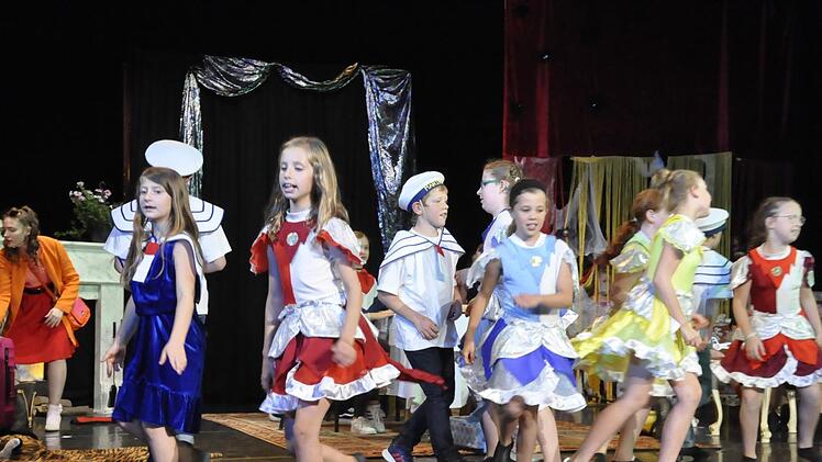 Das Gespenst von Canterville nach Oscar Wild wurde als Kindermusical im Kissinger Kurtheater aufgeführt. Foto: Peter Klopf