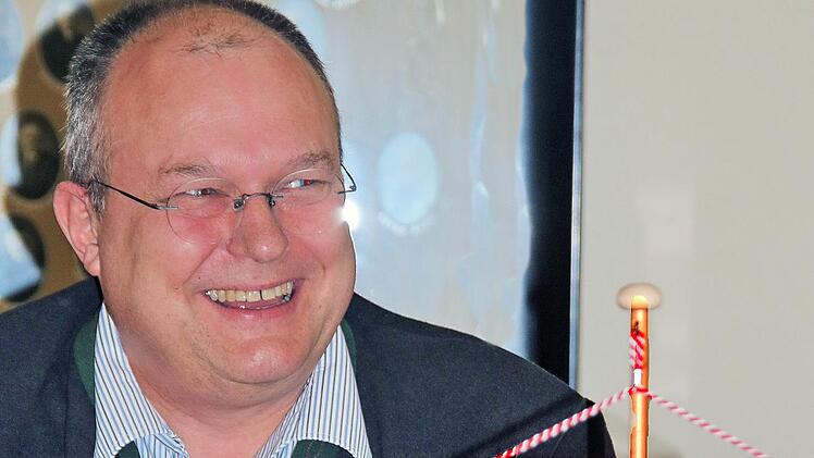 Axel Knauff hat gut lachen, denn er wurde in einer Versammlung des  SPD-Ortsvereins Münnerstadt einstimmig zum Bürgermeisterkandidaten gewählt.  Foto: Dieter Britz