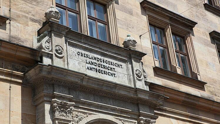 Vor dem Landgericht Bamberg muss sich bald ein Tunesier verantworten. Unter anderem soll er eine 16-Jährige vergewaltigt haben.  Foto: Herbst