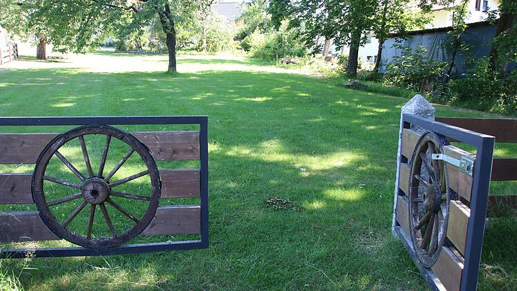Blick in den Garten von Rainer und Rosi Gilke. Foto: Jürgen Gärtner