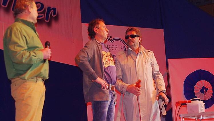 Das "Langstädte Quartett" zeigte, wie man "Franz" mittels einer Brustwarzenklammer und einer Autobatterie zum "Jodeln" bringen kann.  Foto: Heike Schülein