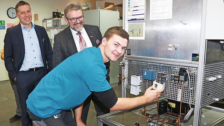 Er hat das Gespür für Material und Werkzeug: Nicolas Krahl ist Bayerns bester Mechatroniker für Kältetechnik. Foto: Ulli Förtsch