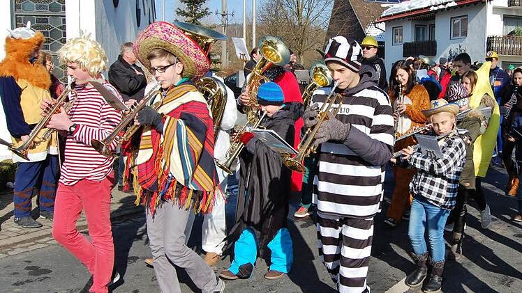Wer beim Zug von Lauter nach Katzenbach so alles dabei war. Foto: Sigismund von Dobschütz