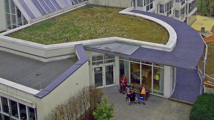 Westlich  des Jörg-Creutzer-Altenheims soll das neue Tagespflege-Haus gebaut werden. Foto: Diakonisches Werk Bamberg-Forchheim
