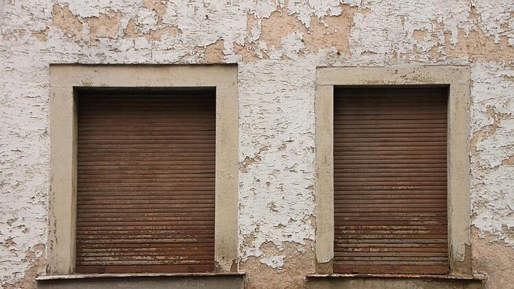 Leerstände gibt es in der Innenstadt reichlich. Doch wie lockt man Bauwillige, die solche Anwesen kaufen und selbst nutzen möchten, in die Altstadt? Das städtische Förderprogramm zur Schaffung selbst genutzten Wohnraums ist noch kein Erfolgsmodell. Heike Beudert