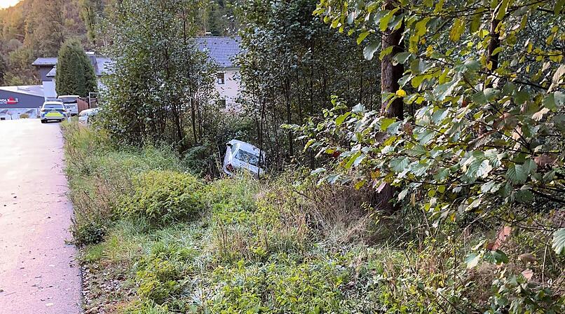 Kreis Kulmbach: Fahrer verharrt Stunden an Unfallort - Zeuge wird Retter