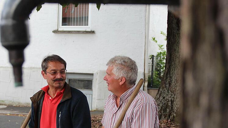 Willi Pfeiffer (links) und Harald Wedler setzen sich für die Dorferneuerung ein. Foto: Benedikt Borst