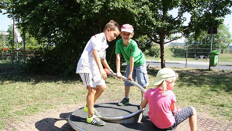Eindrücke vom Spielplatz Henneberg-Siedlung. Foto: Ralf Ruppert