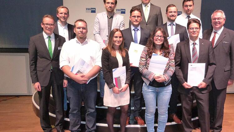 Die Prüfungsbesten der Weiterbildung sowie Meisterpreisträger