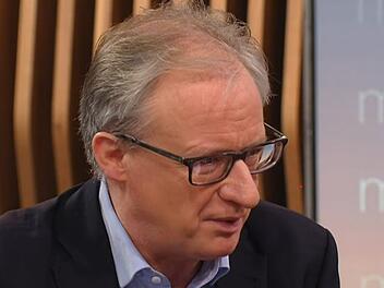 "Mit dem Herbst kommen ganz schwierige Situationen auf dieses Land zu", blickte Albrecht von Lucke mit Unbehagen auf das kommende Jahr.