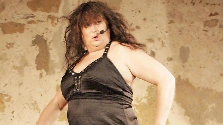 Lizzy alias Tina Turner.