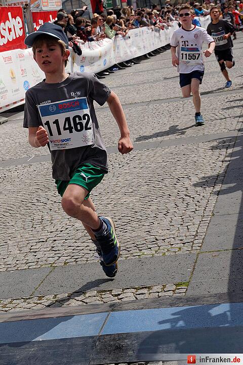 Weltkulturerbelauf 2017 in Bamberg: Der Zieleinlauf am Maxplatz