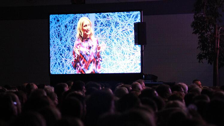 Unverzichtbar: Videoleinwand