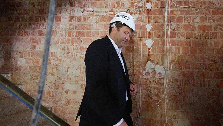 Finanzminister Klingbeil besucht Zukunftsprojekte in Deutschland