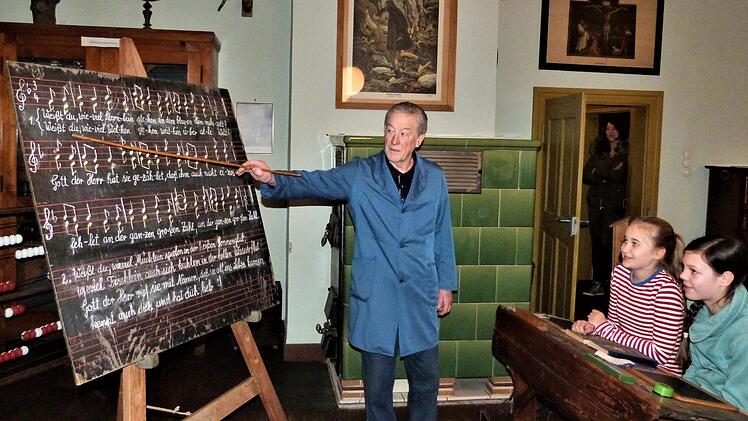Günter Wild, der Initiator des Ködnitzer Dorfschulmuseums, ist immer noch mit Leib und Seele Lehrer.Werner Reißaus