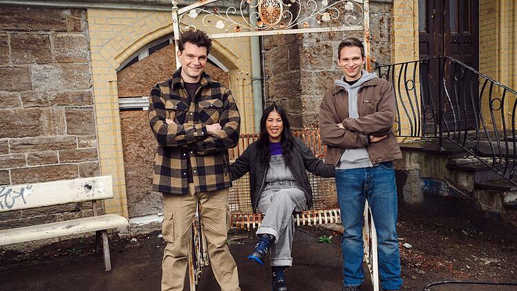 In der dritten Staffel der Wissenschafts-Comedy wagen Lutz van der Horst (links), Mai Thi Nguyen-Kim und Fabian K&ouml;ster wieder jede Menge Experimente.