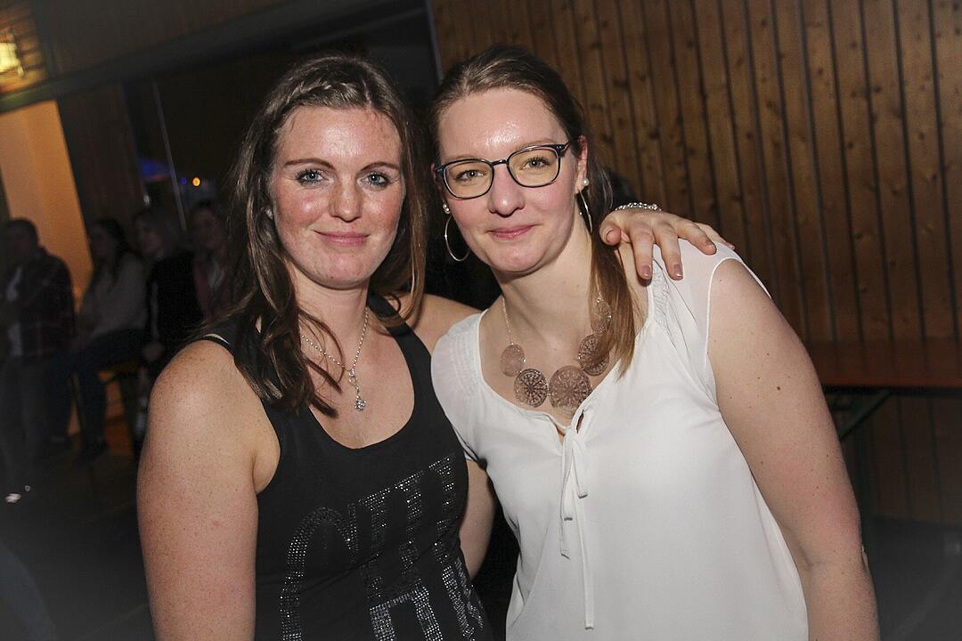 Mit vielen Party-Songs der 80er & 90er und Rock-Pop Klassikern