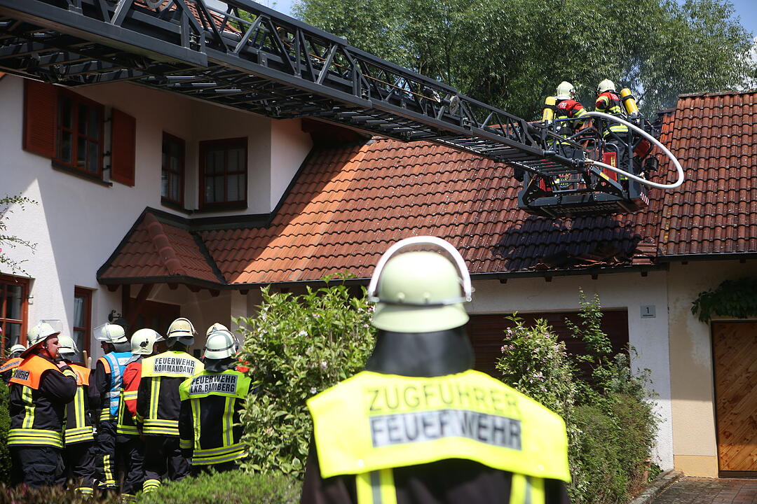 Kreis Bamberg: Brennende Mülltonnen greifen auf Garage und Wohnhaus über